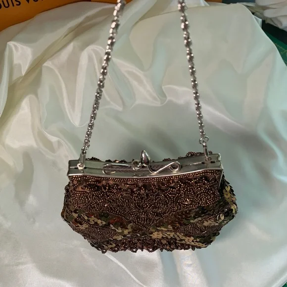 Convertible brown sequin & glass beaded vintage bag. Silver hardware and chain. - Picture 11 of 12
